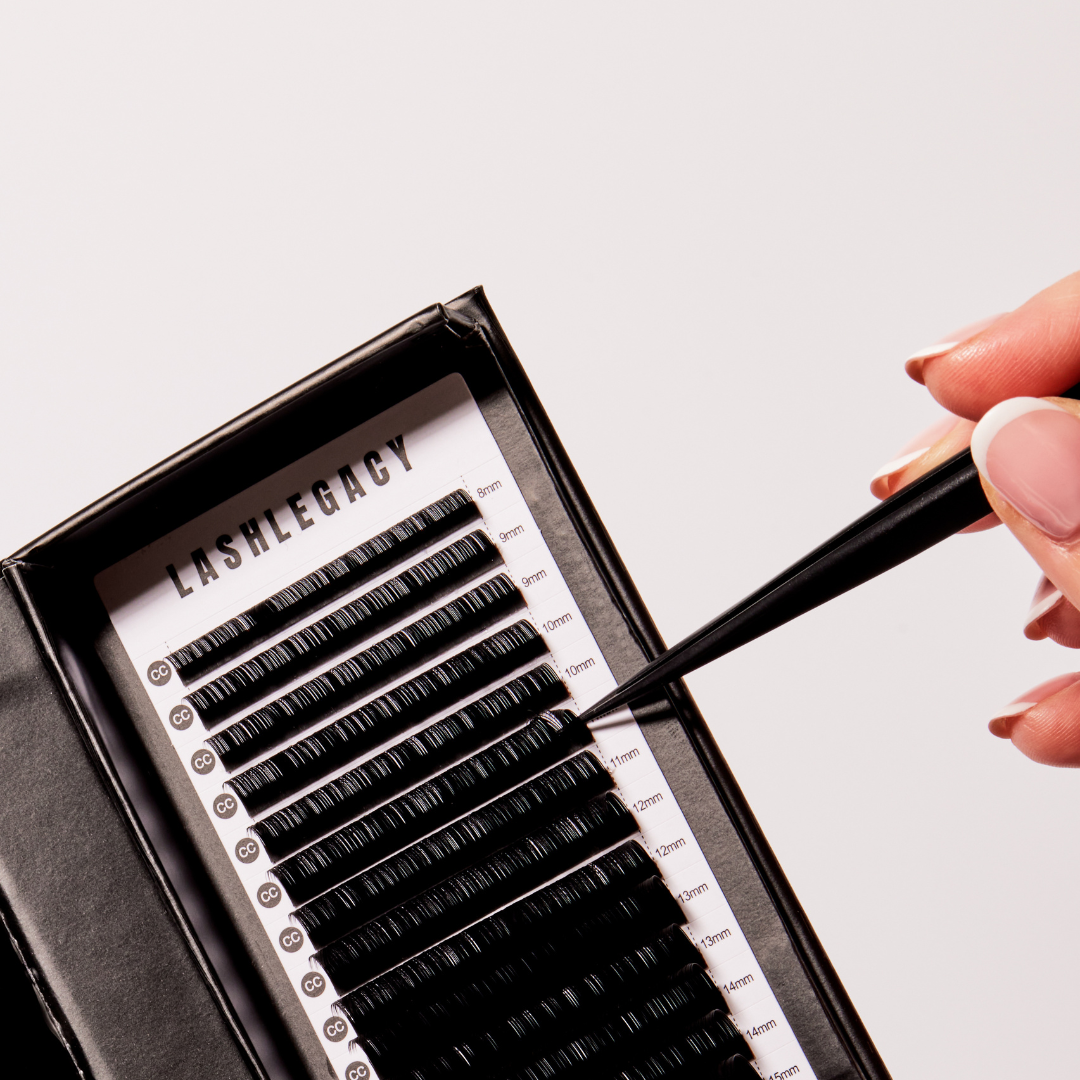 VOLUME LASHES